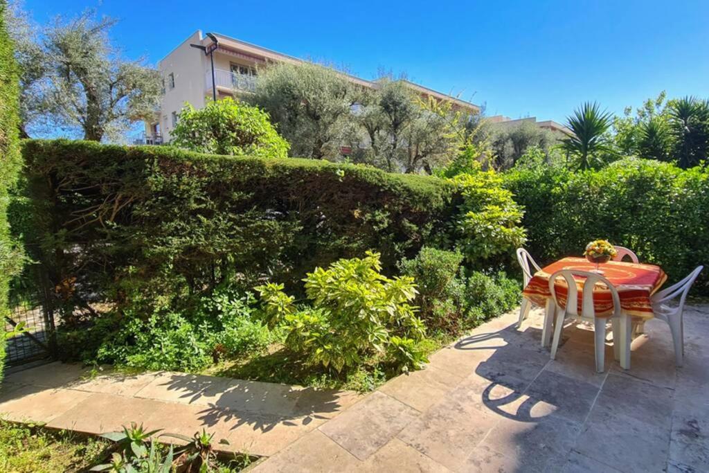 Casalionelantibes Appartement de 70m2 avec jardins et parking Extérieur photo
